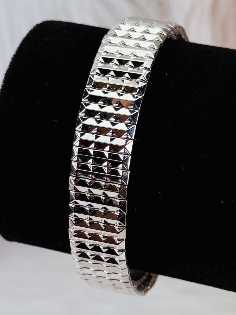 Vintage Aged Silvertone stretch bracelet